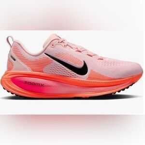 Nike Women's Vomero 18 Shoes